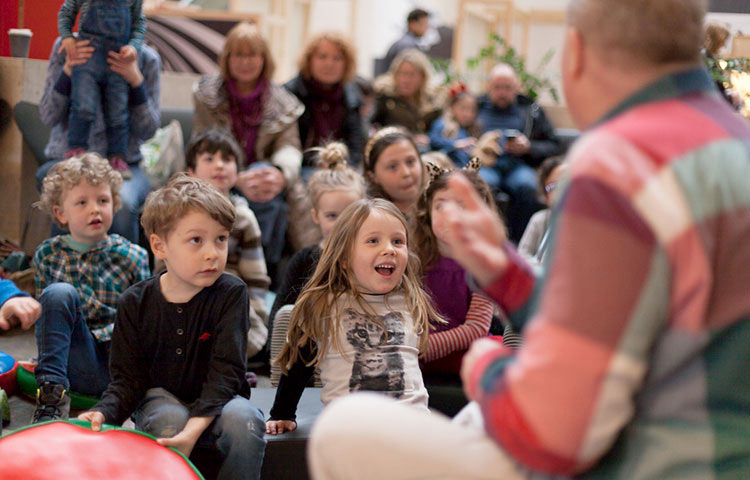 Kevin Graal storytelling at British Library